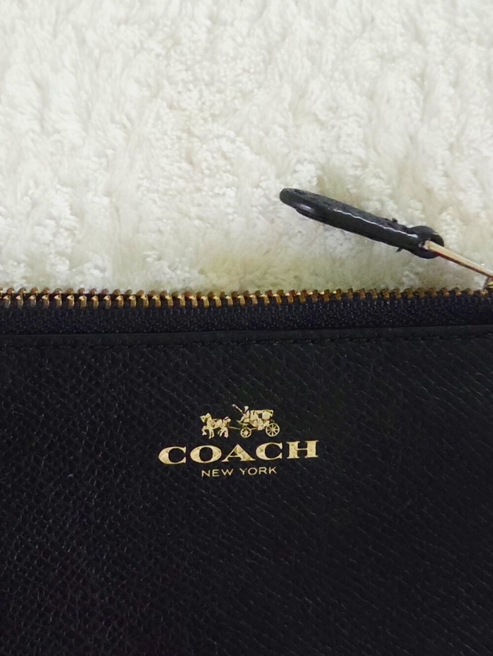 COACH ✨️ Women's Black Leather Zip Card Case with Key Ring - Picture 9 of 13